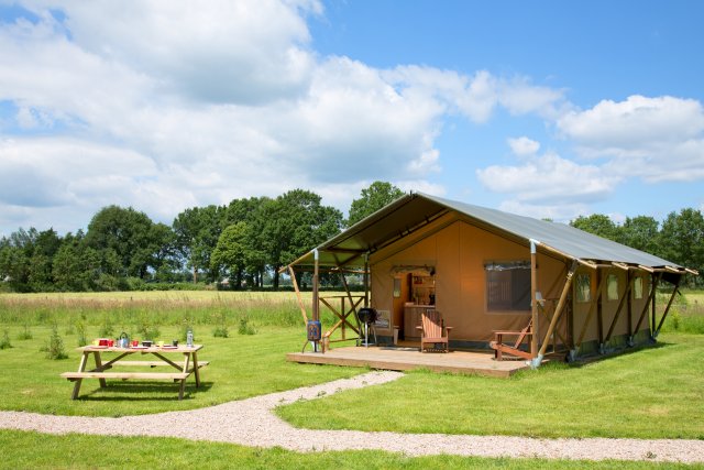 Boerderij Den Branderhorst Achterhoek Gelderland Farmcamps luxe safari tent